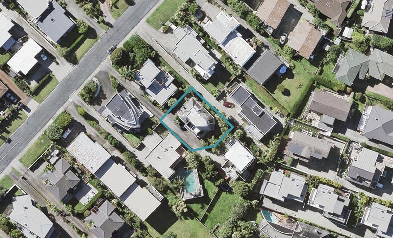 8A Marama Street, Castor Bay, Auckland - Carousel 1