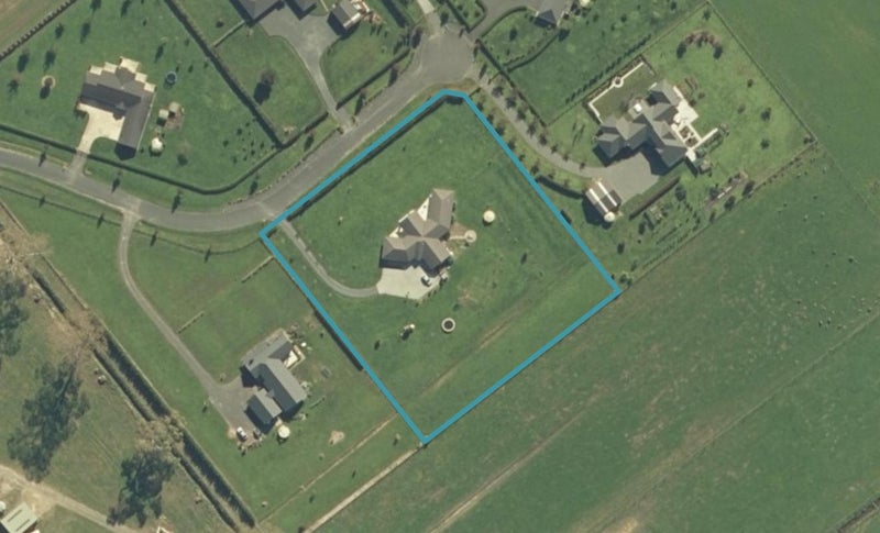 22 Llennoc Lane, Matangi, Hamilton - Carousel 1