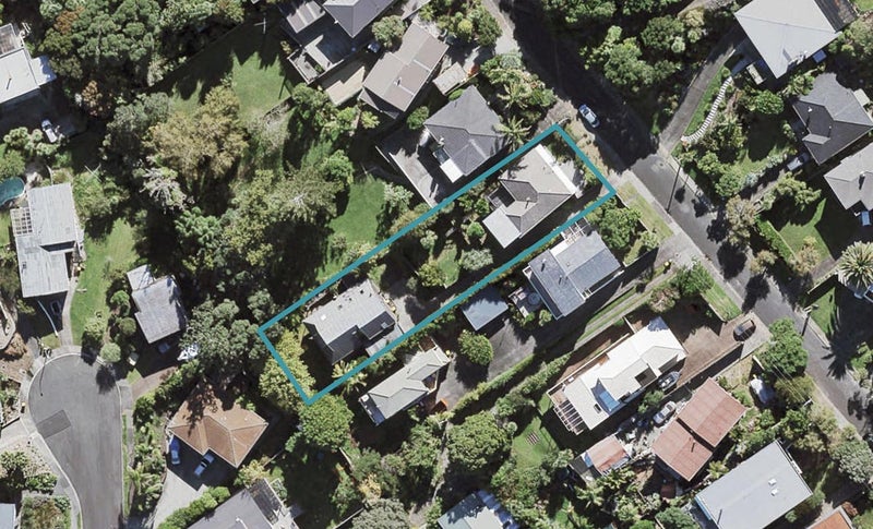 2/11 Sea Vista Avenue, Beach Haven, Auckland - Carousel 1