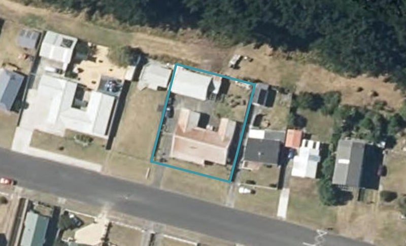 21 Cousins Avenue East, Foxton Beach, Foxton - Carousel 1