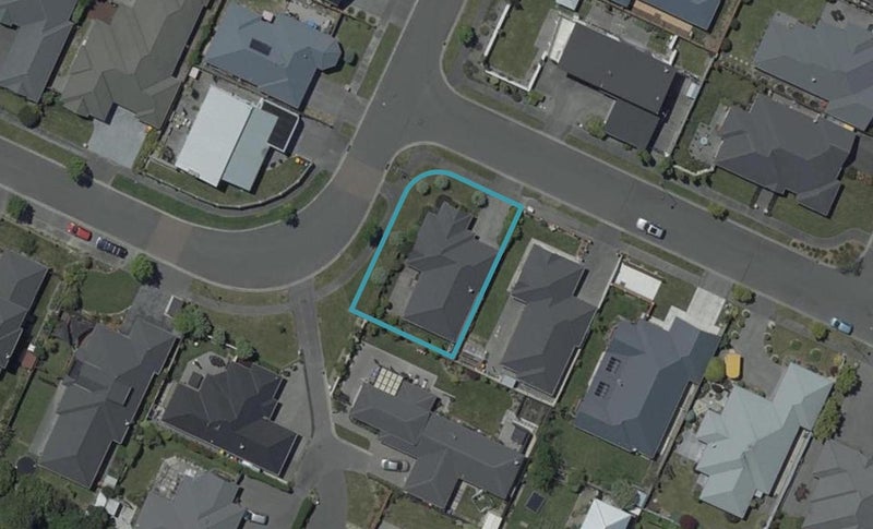 33 Te Pihopa Way, Aidanfield, Christchurch - Carousel 1