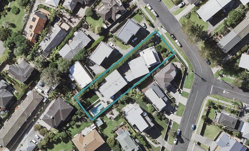 3/16 Rangitoto Terrace, Milford, Auckland - Carousel 1
