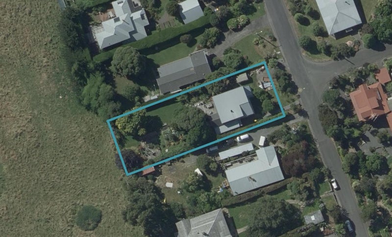 10 Matariki Street, Broad Bay, Dunedin - Carousel 1