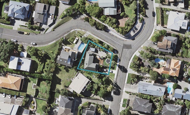 3 Dewsbury Terrace, Castor Bay, Auckland - Carousel 1