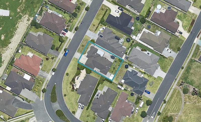 8 Galloway Crescent, Pyes Pa, Tauranga - Carousel 1