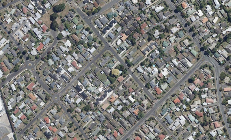 2/13 Heath Street, ST ANDREWS, HAMILTON - Carousel 1