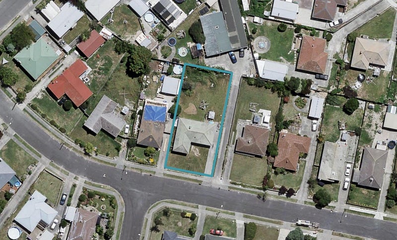 9 Curling Crescent, Onekawa, Napier - Carousel 1