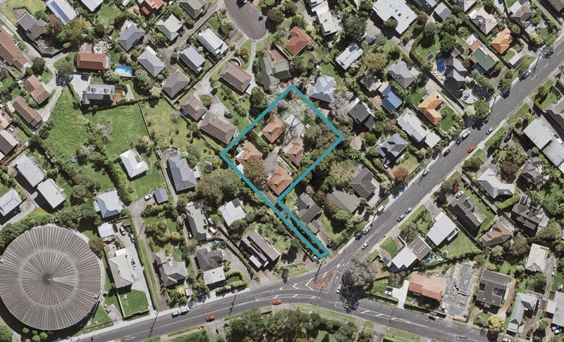 2/147 Ocean View Road, Hillcrest, Auckland - Carousel 1