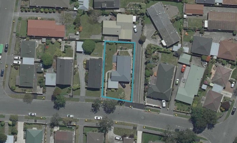 8 Chipping Lane, Redwood, Christchurch - Carousel 1