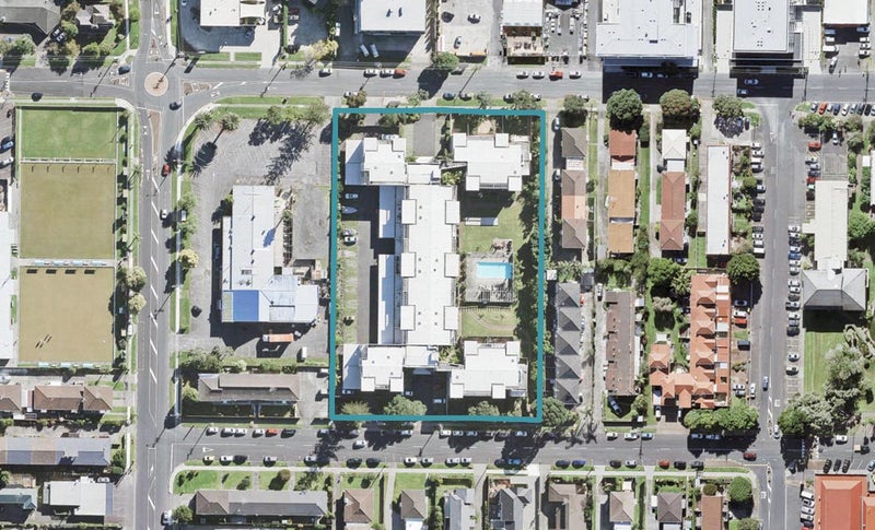 B 12/30 Bute Road, Browns Bay, Auckland - Carousel 1