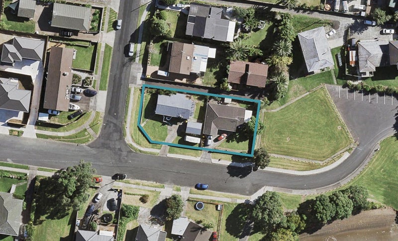 2/54 Evans Road, Weymouth, Auckland - Carousel 1