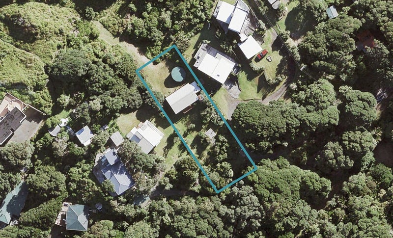 27 Beach Valley Road, Piha, Piha - Carousel 1
