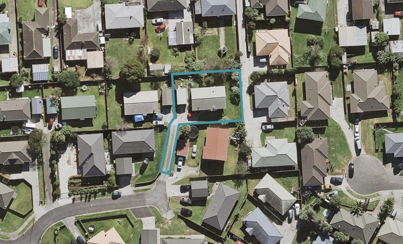 16 Fareti Place, Mangere, Auckland - Carousel 1