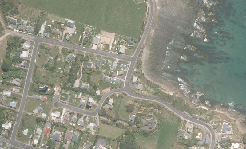 4 Esplanade, Balclutha - Carousel 1