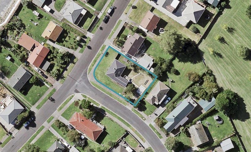 2 Wimbledon Crescent, Glen Innes, Auckland - Carousel 1