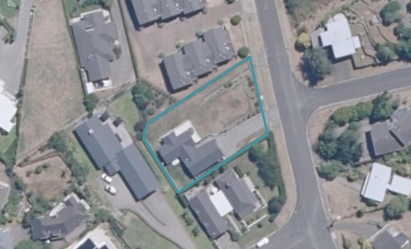 21 Tremaine Avenue, Two Mile Bay, Taupo - Carousel 1