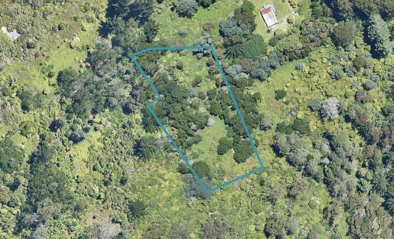 36 Hinganoa Drive, WHAKAREWAREWA, ROTORUA - Carousel 1
