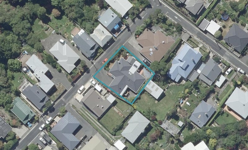 30 Brownville Crescent, Maori Hill, Dunedin - Carousel 1