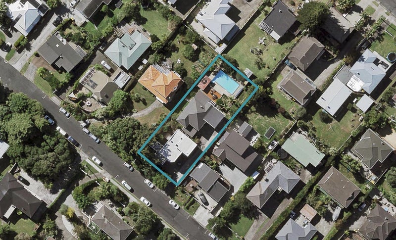 1/17 Belmont Terrace, Milford, Auckland - Carousel 1