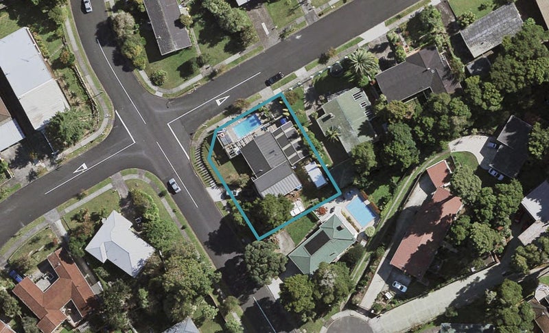 13 Walpole Avenue, Hillpark, Auckland - Carousel 1