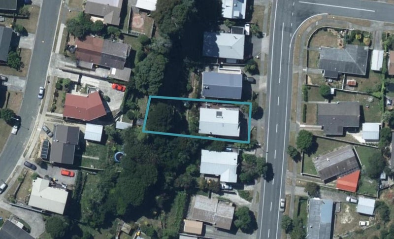 61 Omapere Street, Whitby, Porirua - Carousel 1