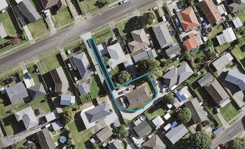 9 Gambare Place, Wattle Downs, Auckland - Carousel 1