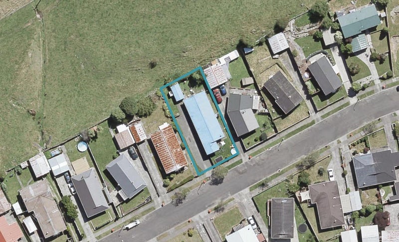 2/51 Hartford Crescent, Totara Park, Upper Hutt - Carousel 1