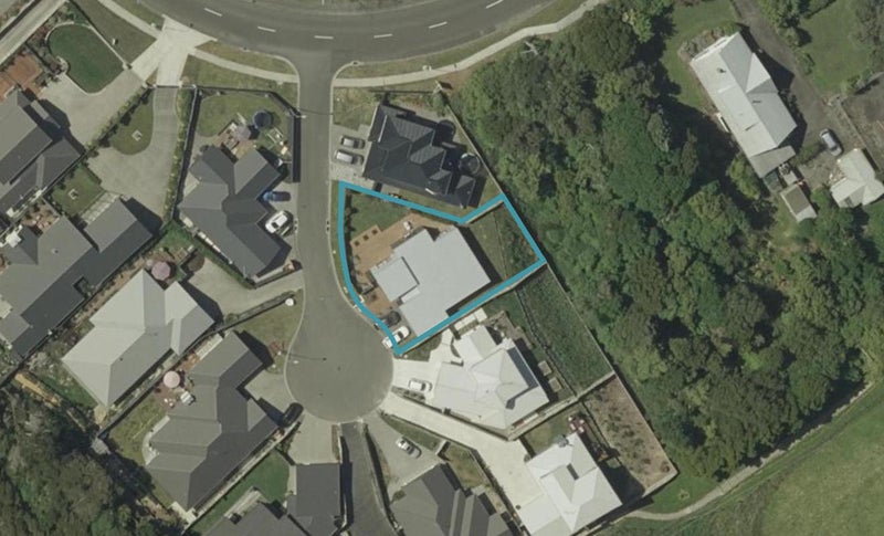 3 Tower Place, Fitzherbert, Palmerston North - Carousel 1