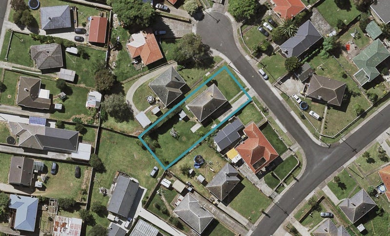 4 Leonard Place, Otara, Auckland - Carousel 1