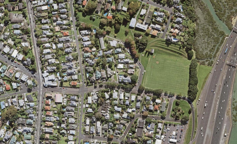 14 Stafford Road, Northcote Point, Auckland - Carousel 1