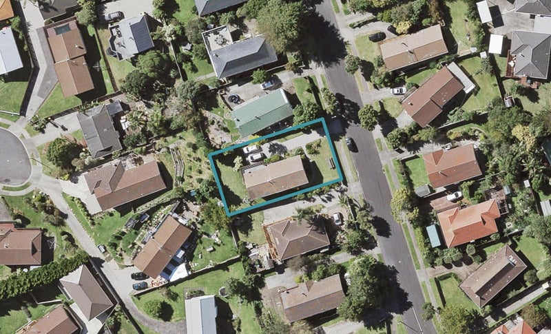 22 Lewisham Street, Highland Park, Auckland - Carousel 1