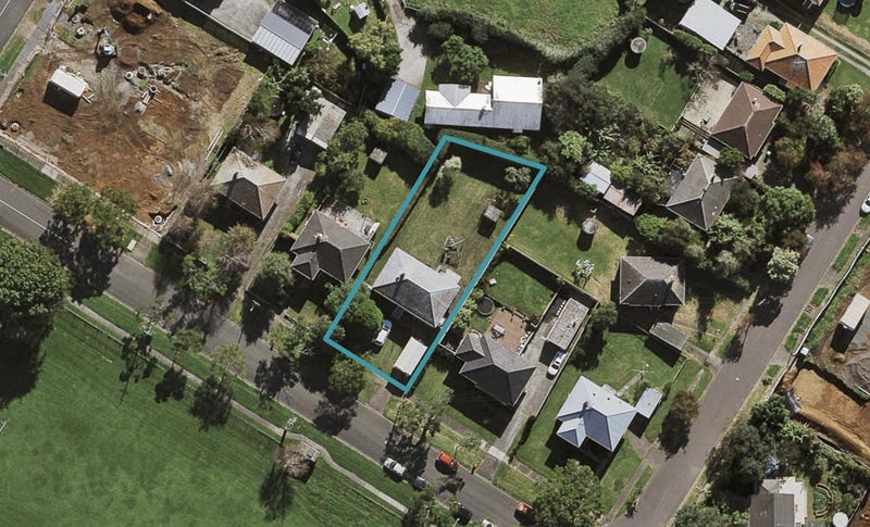 21 Maroa Road, One Tree Hill, Auckland - Carousel 1