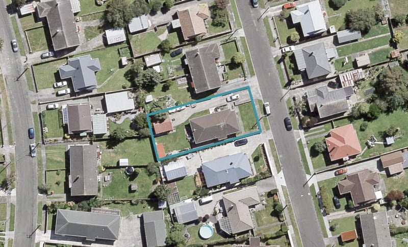 10 Benge Crescent, Naenae, Lower Hutt - Carousel 1