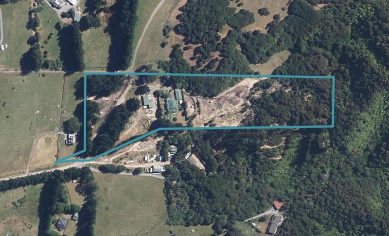 140D Upper Fitzherbert Road, Wainuiomata, Lower Hutt - Carousel 1