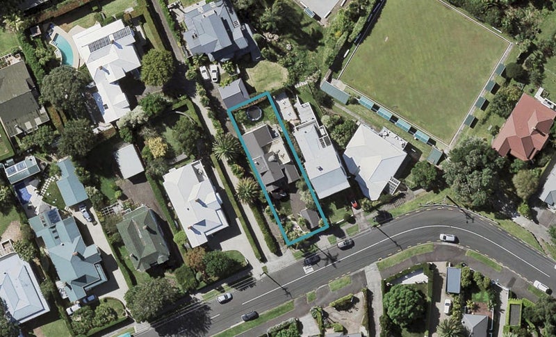 24 Stanley Point Road, Stanley Point, Auckland - Carousel 1