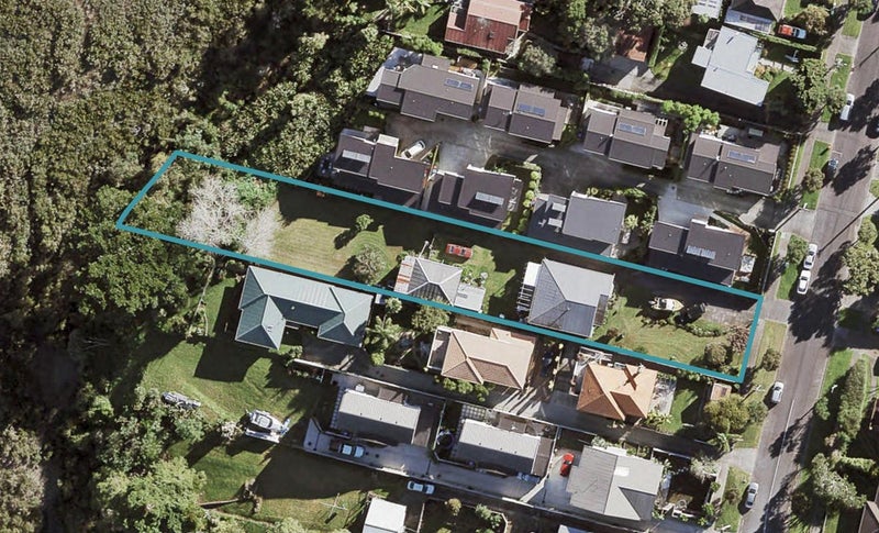 35 Seaside Avenue, Waterview, Auckland - Carousel 1