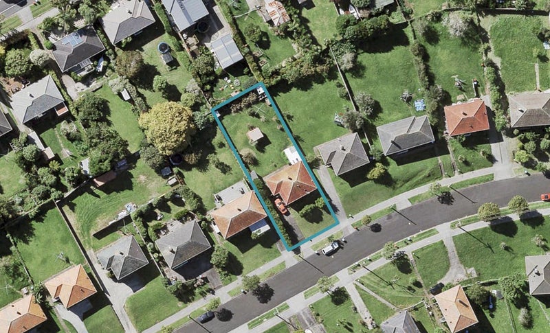 30 Leybourne Circle, Glen Innes, Auckland - Carousel 1