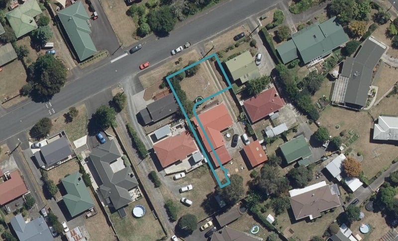 1/21 Gibson Road, Dinsdale, Hamilton - Carousel 1