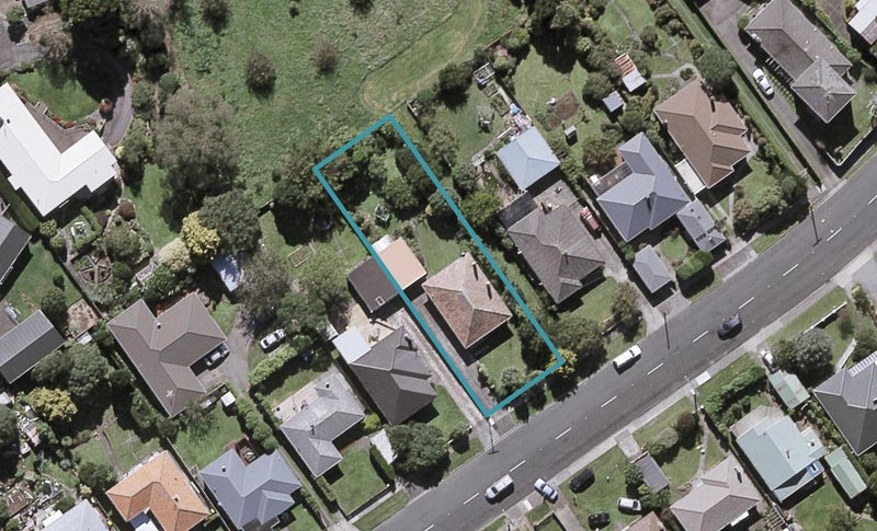23 Tarahua Road, Vogeltown, New Plymouth - Carousel 1