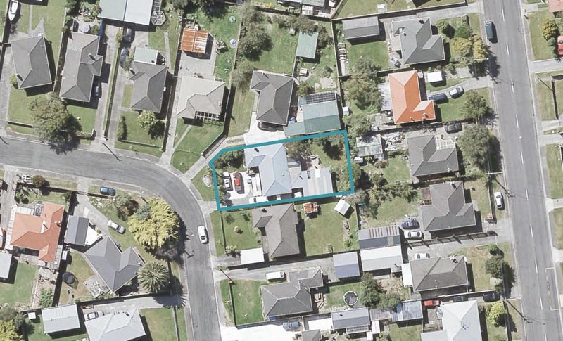 18 Roberts Street, Wainuiomata, Lower Hutt - Carousel 1
