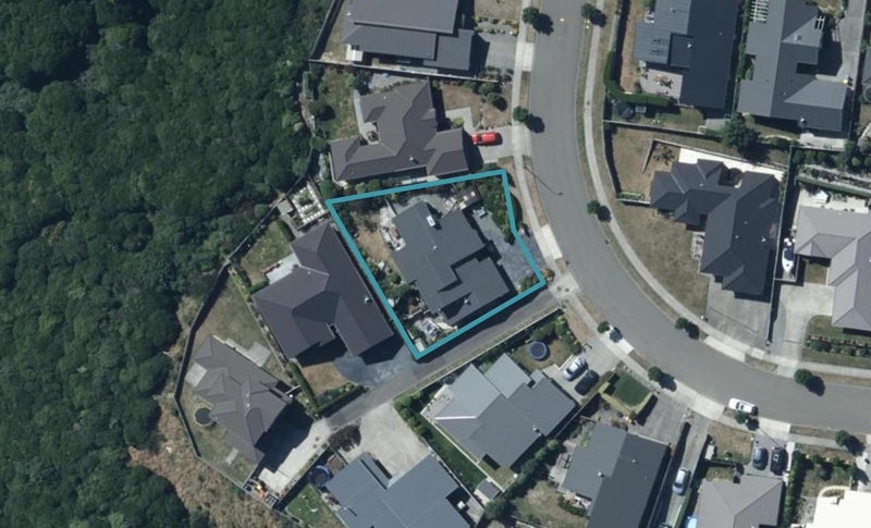 14 Kaimai Place, Aotea, Porirua - Carousel 1