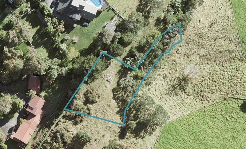 14 Awanui Road, Red Beach, Red Beach - Carousel 1