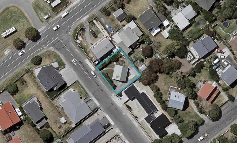 1 Konini Crescent, Waikanae Beach, Waikanae - Carousel 1