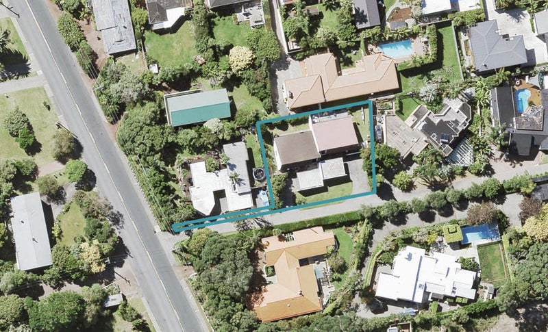 2/281 Beach Road, Campbells Bay, Auckland - Carousel 1
