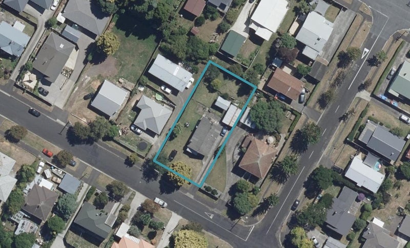16 Hinau Street, Maeroa, Hamilton - Carousel 1