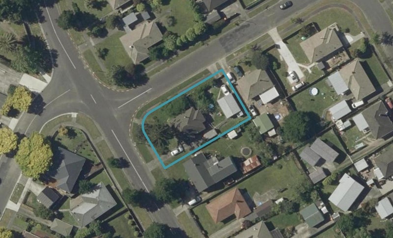 11 Seddon Street, Takaro, Palmerston North - Carousel 1