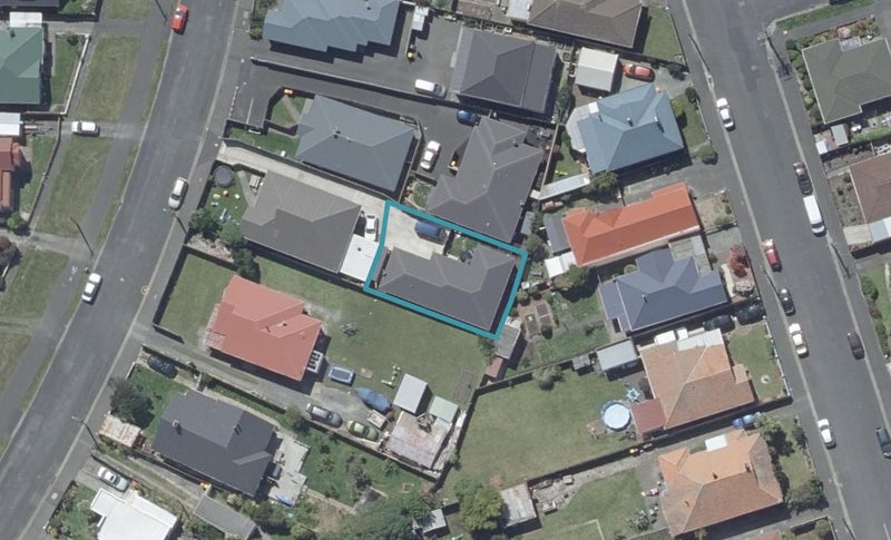 63B Royal Crescent, Saint Kilda, Dunedin - Carousel 1
