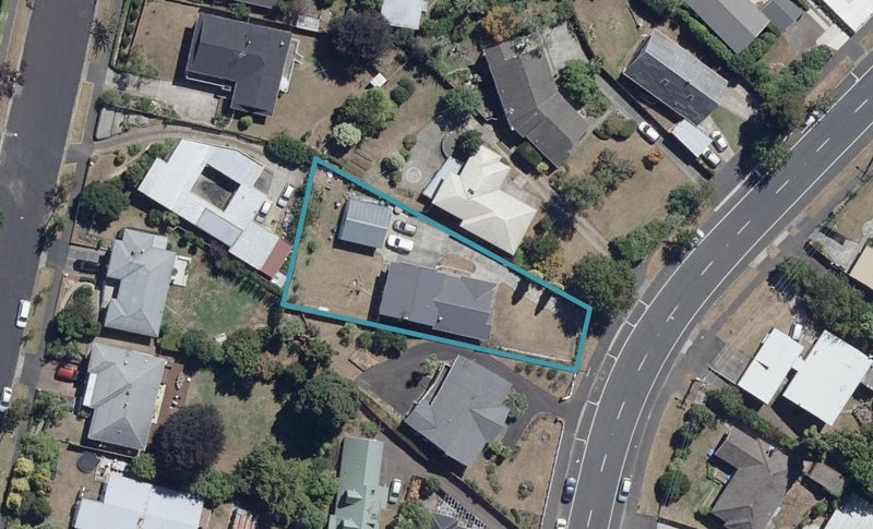 35 Hillcrest Road, Hillcrest, Hamilton - Carousel 1