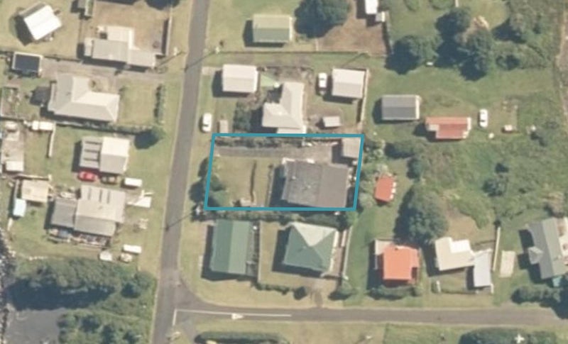 7 Point Road, Mōkau - Carousel 1