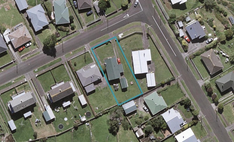16 Adventure Street, Marfell, New Plymouth - Carousel 1
